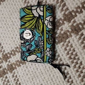 Vera Bradley wallet teal / turquoise floral print